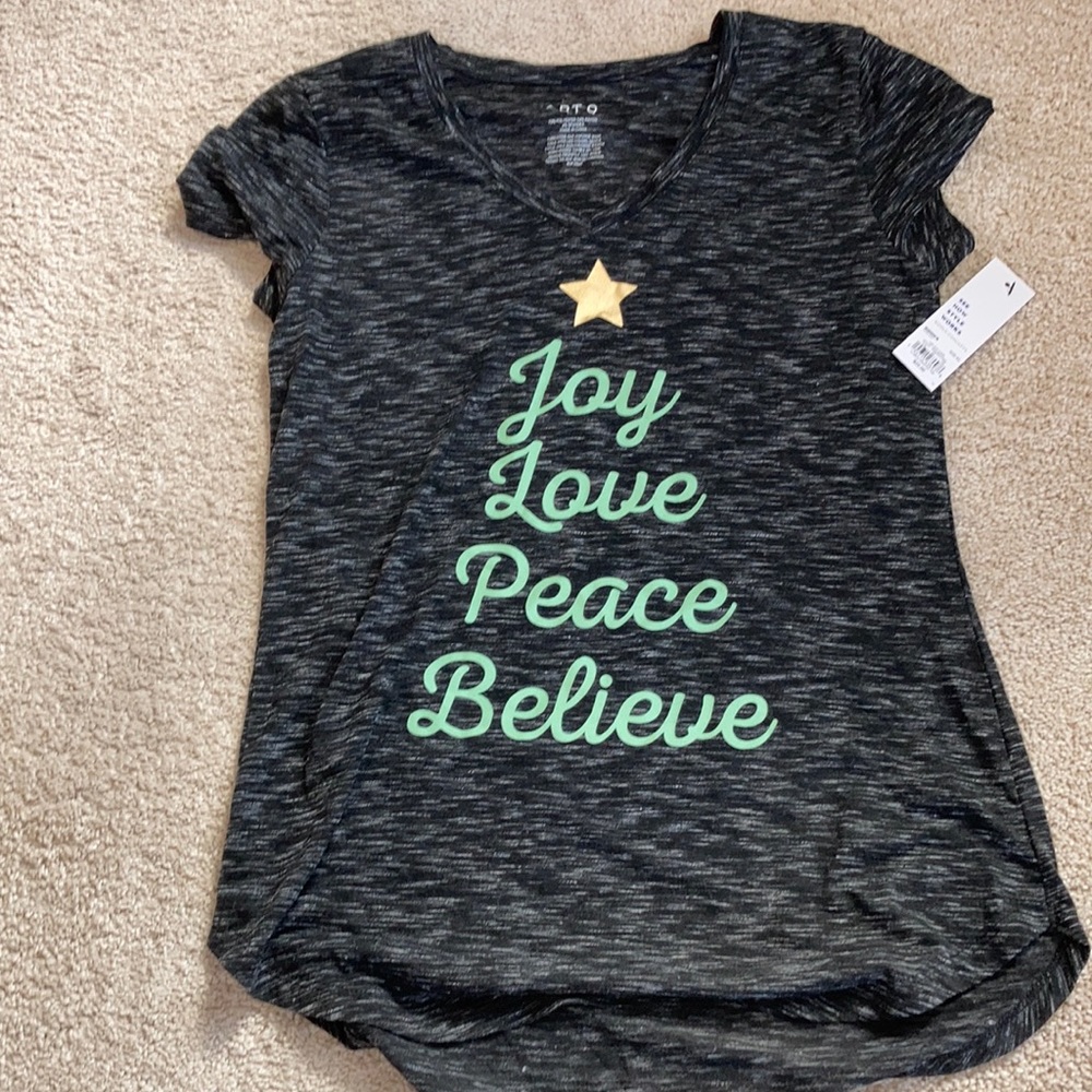 NWT Apt 9 T-Shirt